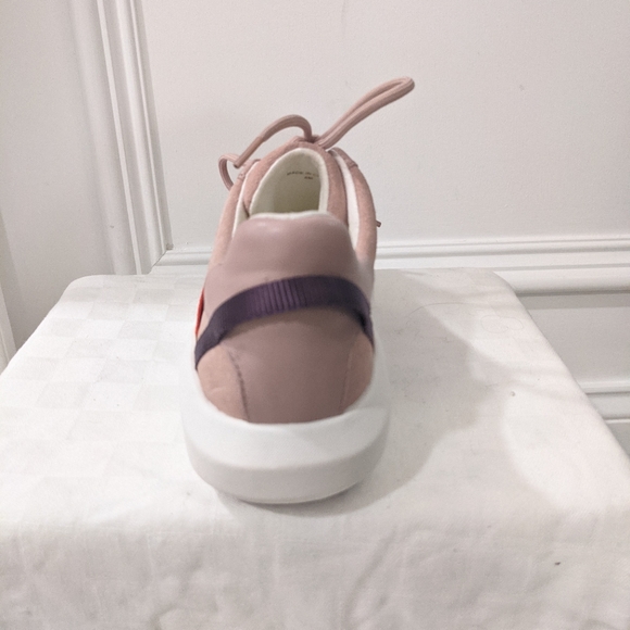 NWOT suede sneakers by Kenneth Cole - Picture 5 of 12